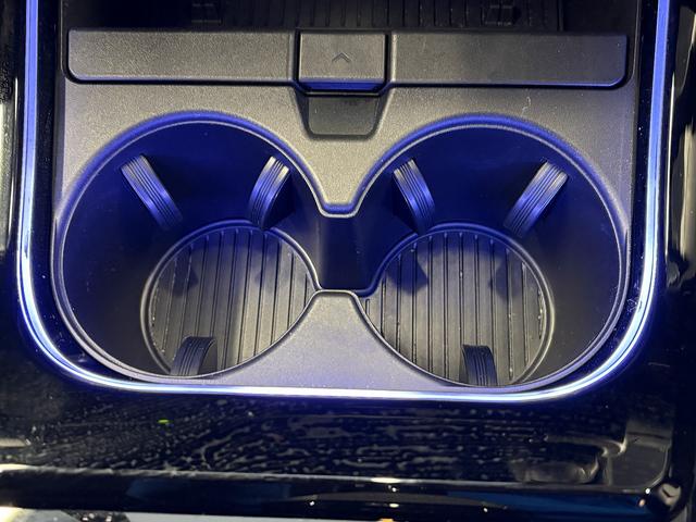 プリウス Z (禁煙車)(黒革シート)(メーカーナビ)(全周囲カメラ)(レーダークルーズ)(クリアランスソナー)(LEDヘッドライト)(パワーシート)(シートエアコン)(パワーバックドア)(純正19インチAW)(50枚目)