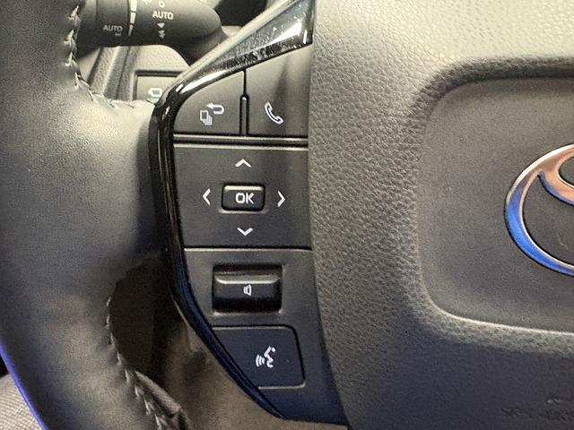 プリウス Z (禁煙車)(黒革シート)(メーカーナビ)(全周囲カメラ)(レーダークルーズ)(クリアランスソナー)(LEDヘッドライト)(パワーシート)(シートエアコン)(パワーバックドア)(純正19インチAW)(53枚目)