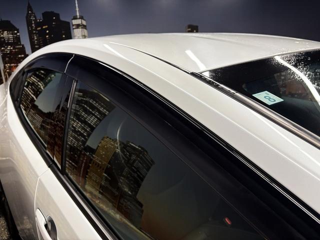 プリウス Z (禁煙車)(黒革シート)(メーカーナビ)(全周囲カメラ)(レーダークルーズ)(クリアランスソナー)(LEDヘッドライト)(パワーシート)(シートエアコン)(パワーバックドア)(純正19インチAW)(55枚目)