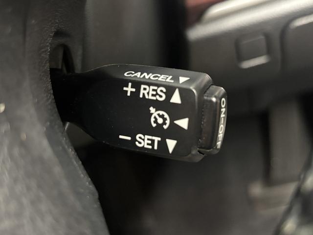 クラウンハイブリッド ロイヤルサルーン　（禁煙車）（メーカーＨＤＤナビ）（クルーズコントロール）（コーナーセンサー）（電動リアサンシェード）（バックカメラ）（パワーシート）（シートヒーター）（ビルトインＥＴＣ）（純正１７インチＡＷ）（8枚目）