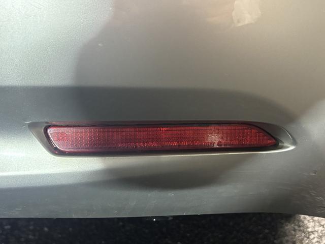 クラウンハイブリッド ロイヤルサルーン　（禁煙車）（メーカーＨＤＤナビ）（クルーズコントロール）（コーナーセンサー）（電動リアサンシェード）（バックカメラ）（パワーシート）（シートヒーター）（ビルトインＥＴＣ）（純正１７インチＡＷ）（42枚目）