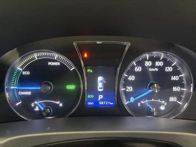 クラウンハイブリッド ロイヤルサルーン　（禁煙車）（メーカーＨＤＤナビ）（クルーズコントロール）（コーナーセンサー）（電動リアサンシェード）（バックカメラ）（パワーシート）（シートヒーター）（ビルトインＥＴＣ）（純正１７インチＡＷ）（47枚目）