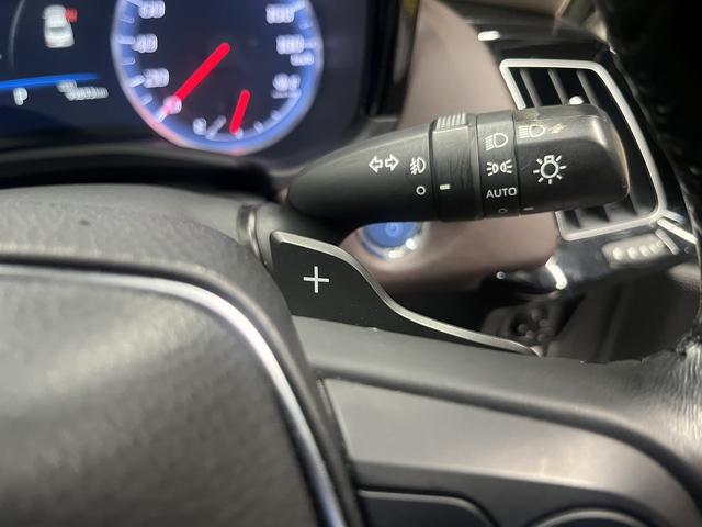 スポーツ走行必須の【パドルシフト♪】ハンドルを放さずに素早いギアの変則と安定したドライビングが可能です★