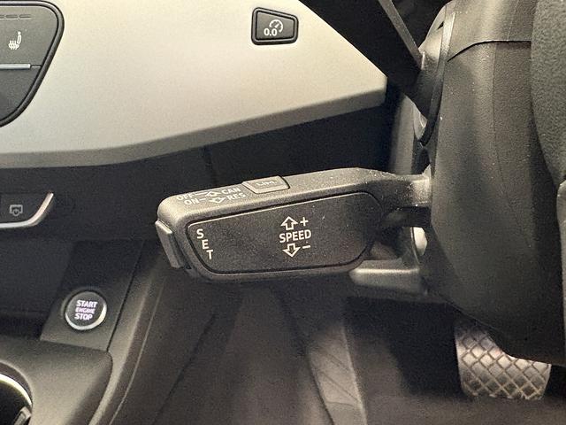 高速道路で便利な【クルーズコントロール】も装着済み。アクセルを離しても一定速度で走行ができる装備です。加速減速もスイッチ操作でＯＫです。
