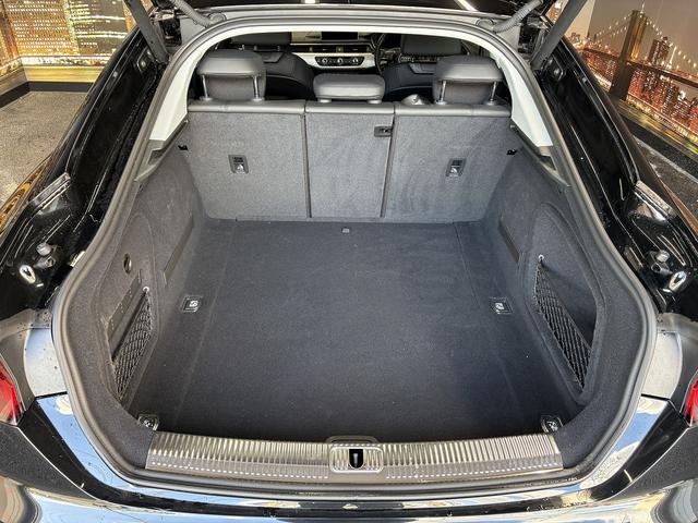 トランクスペースも充分な広さがございます。ゴルフバッグも収納可能です。