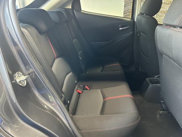 デミオ XDツーリング (禁煙車)(6速MT)(メーカーSDナビ)(クルコン)(LEDヘッドライト)(オートライト)(スマートキー)(フルセグ)(ETC)(Bluetoothオーディオ)(HUD)(純正16インチAW)(15枚目)