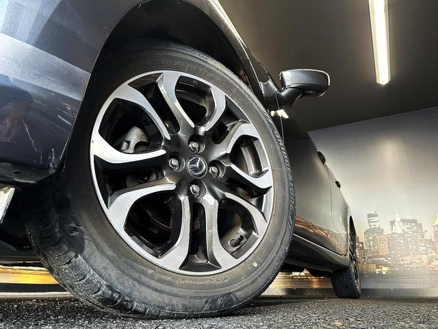 デミオ XDツーリング (禁煙車)(6速MT)(メーカーSDナビ)(クルコン)(LEDヘッドライト)(オートライト)(スマートキー)(フルセグ)(ETC)(Bluetoothオーディオ)(HUD)(純正16インチAW)(22枚目)