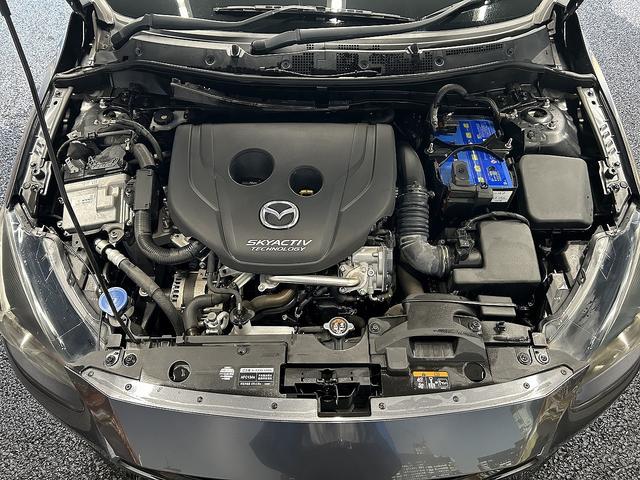 デミオ XDツーリング (禁煙車)(6速MT)(メーカーSDナビ)(クルコン)(LEDヘッドライト)(オートライト)(スマートキー)(フルセグ)(ETC)(Bluetoothオーディオ)(HUD)(純正16インチAW)(28枚目)