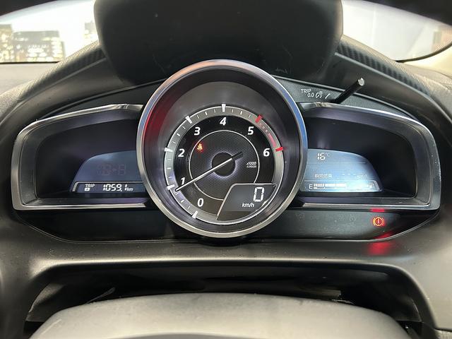 デミオ XDツーリング (禁煙車)(6速MT)(メーカーSDナビ)(クルコン)(LEDヘッドライト)(オートライト)(スマートキー)(フルセグ)(ETC)(Bluetoothオーディオ)(HUD)(純正16インチAW)(41枚目)