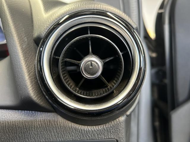 デミオ XDツーリング (禁煙車)(6速MT)(メーカーSDナビ)(クルコン)(LEDヘッドライト)(オートライト)(スマートキー)(フルセグ)(ETC)(Bluetoothオーディオ)(HUD)(純正16インチAW)(49枚目)