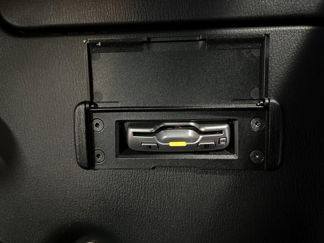 ロードスター Sレザーパッケージ (禁煙車)(黒本革)(メーカーSDナビ)(バックカメラ)(LEDヘッドライト)(スマートキー)(シートヒーター)(フルセグTV)(ビルトインETC)(パドルシフト)(BSM)(純正16インチAW)(12枚目)