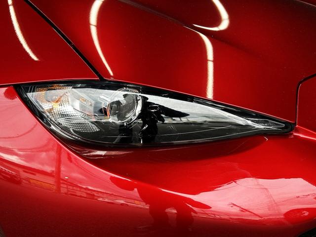 ロードスター Sレザーパッケージ (禁煙車)(黒本革)(メーカーSDナビ)(バックカメラ)(LEDヘッドライト)(スマートキー)(シートヒーター)(フルセグTV)(ビルトインETC)(パドルシフト)(BSM)(純正16インチAW)(13枚目)