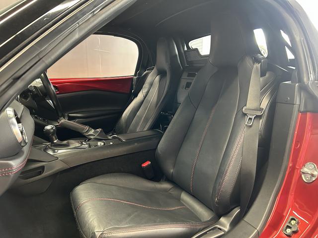 ロードスター Sレザーパッケージ (禁煙車)(黒本革)(メーカーSDナビ)(バックカメラ)(LEDヘッドライト)(スマートキー)(シートヒーター)(フルセグTV)(ビルトインETC)(パドルシフト)(BSM)(純正16インチAW)(17枚目)