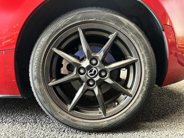 ロードスター Sレザーパッケージ (禁煙車)(黒本革)(メーカーSDナビ)(バックカメラ)(LEDヘッドライト)(スマートキー)(シートヒーター)(フルセグTV)(ビルトインETC)(パドルシフト)(BSM)(純正16インチAW)(29枚目)