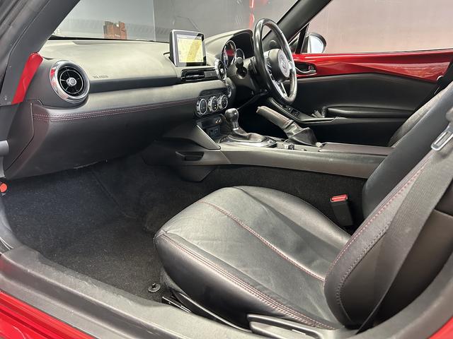 ロードスター Sレザーパッケージ (禁煙車)(黒本革)(メーカーSDナビ)(バックカメラ)(LEDヘッドライト)(スマートキー)(シートヒーター)(フルセグTV)(ビルトインETC)(パドルシフト)(BSM)(純正16インチAW)(30枚目)