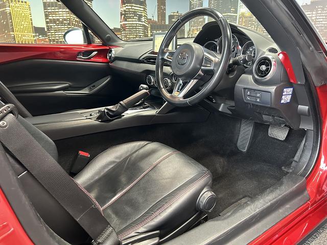 ロードスター Sレザーパッケージ (禁煙車)(黒本革)(メーカーSDナビ)(バックカメラ)(LEDヘッドライト)(スマートキー)(シートヒーター)(フルセグTV)(ビルトインETC)(パドルシフト)(BSM)(純正16インチAW)(35枚目)