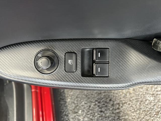 ロードスター Sレザーパッケージ (禁煙車)(黒本革)(メーカーSDナビ)(バックカメラ)(LEDヘッドライト)(スマートキー)(シートヒーター)(フルセグTV)(ビルトインETC)(パドルシフト)(BSM)(純正16インチAW)(39枚目)