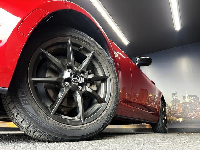 ロードスター Sレザーパッケージ (禁煙車)(黒本革)(メーカーSDナビ)(バックカメラ)(LEDヘッドライト)(スマートキー)(シートヒーター)(フルセグTV)(ビルトインETC)(パドルシフト)(BSM)(純正16インチAW)(44枚目)