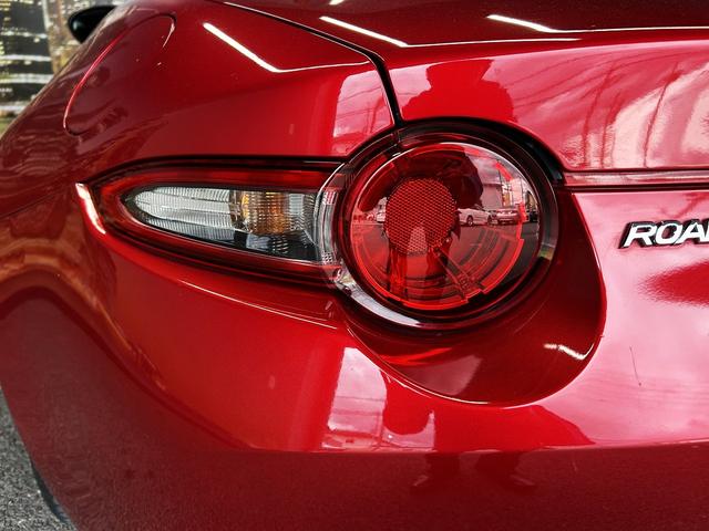 ロードスター Sレザーパッケージ (禁煙車)(黒本革)(メーカーSDナビ)(バックカメラ)(LEDヘッドライト)(スマートキー)(シートヒーター)(フルセグTV)(ビルトインETC)(パドルシフト)(BSM)(純正16インチAW)(46枚目)