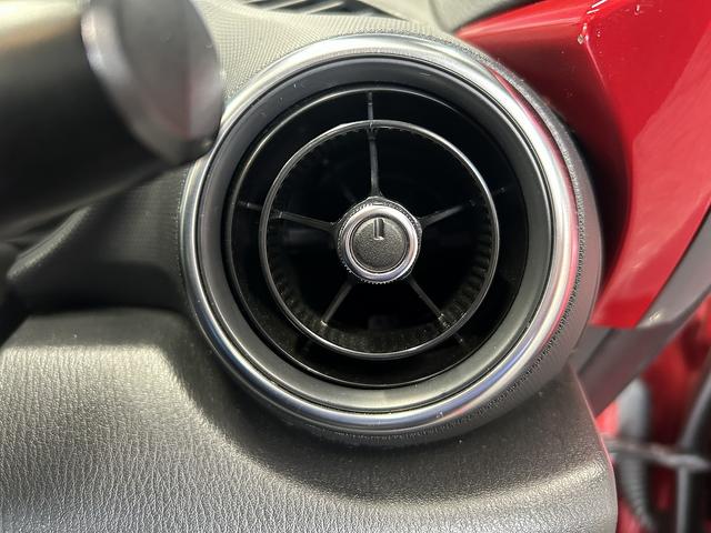 ロードスター Sレザーパッケージ (禁煙車)(黒本革)(メーカーSDナビ)(バックカメラ)(LEDヘッドライト)(スマートキー)(シートヒーター)(フルセグTV)(ビルトインETC)(パドルシフト)(BSM)(純正16インチAW)(48枚目)