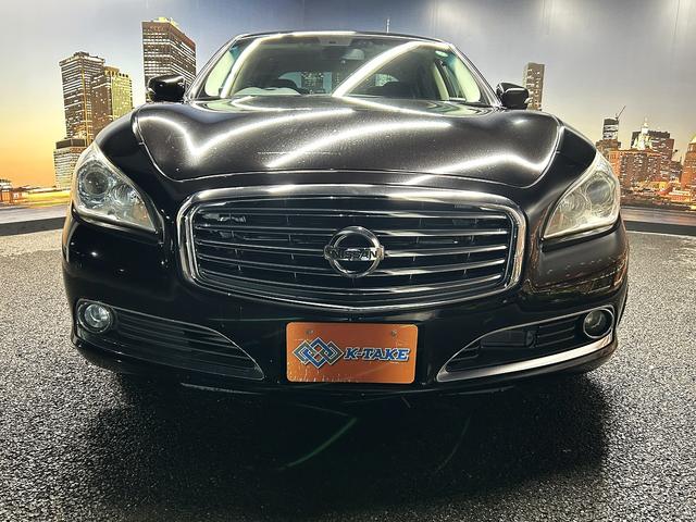 シーマ ハイブリッド 本革パッケージ(ワンオーナー)(黒本革)(サンルーフ)(メーカーナビ)(サイド・バックカメラ)(レーダークルーズ)(コーナーセンサー)(シートエアコン)(BOSE)(ETC)(純正18インチAW)(17枚目)