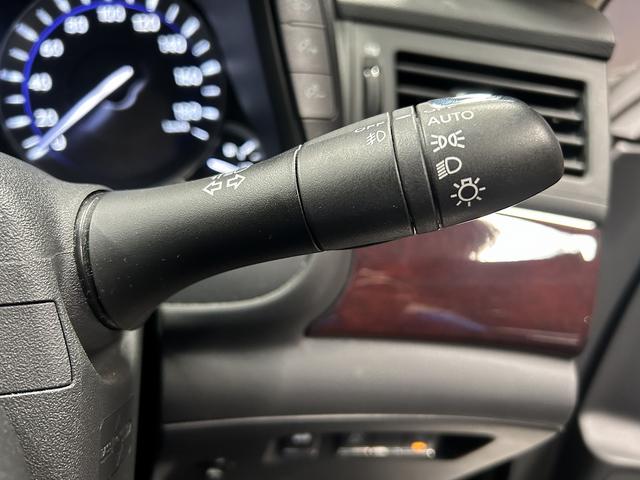 シーマ ハイブリッド 本革パッケージ(ワンオーナー)(黒本革)(サンルーフ)(メーカーナビ)(サイド・バックカメラ)(レーダークルーズ)(コーナーセンサー)(シートエアコン)(BOSE)(ETC)(純正18インチAW)(30枚目)