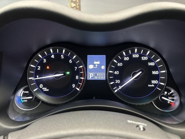 シーマ ハイブリッド 本革パッケージ(ワンオーナー)(黒本革)(サンルーフ)(メーカーナビ)(サイド・バックカメラ)(レーダークルーズ)(コーナーセンサー)(シートエアコン)(BOSE)(ETC)(純正18インチAW)(41枚目)