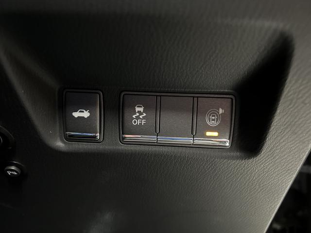 シーマ ハイブリッド 本革パッケージ(ワンオーナー)(黒本革)(サンルーフ)(メーカーナビ)(サイド・バックカメラ)(レーダークルーズ)(コーナーセンサー)(シートエアコン)(BOSE)(ETC)(純正18インチAW)(46枚目)