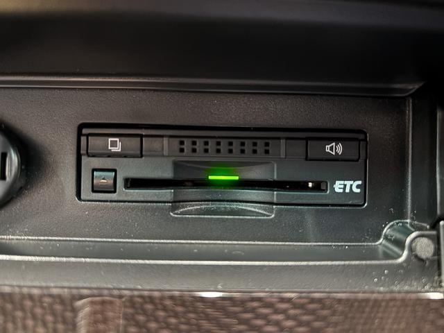 カムリ ハイブリッド　Ｇパッケージ　（禁煙車）（純正ＳＤナビ）（クルコン）（ＨＩＤヘッドライト）（スマートキー）（パワーシート）（フルセグ）（ビルトインＥＴＣ）（Ｂｌｕｅｔｏｏｔｈオーディオ）（純正１７インチＡＷ）（8枚目）