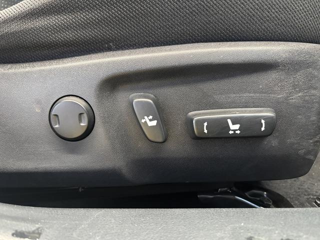 カムリ ハイブリッド　Ｇパッケージ　（禁煙車）（純正ＳＤナビ）（クルコン）（ＨＩＤヘッドライト）（スマートキー）（パワーシート）（フルセグ）（ビルトインＥＴＣ）（Ｂｌｕｅｔｏｏｔｈオーディオ）（純正１７インチＡＷ）（9枚目）