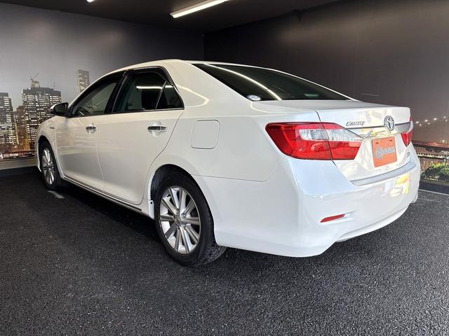 カムリ ハイブリッド　Ｇパッケージ　（禁煙車）（純正ＳＤナビ）（クルコン）（ＨＩＤヘッドライト）（スマートキー）（パワーシート）（フルセグ）（ビルトインＥＴＣ）（Ｂｌｕｅｔｏｏｔｈオーディオ）（純正１７インチＡＷ）（20枚目）