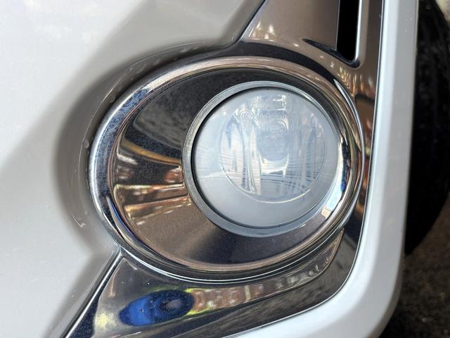 カムリ ハイブリッド　Ｇパッケージ　（禁煙車）（純正ＳＤナビ）（クルコン）（ＨＩＤヘッドライト）（スマートキー）（パワーシート）（フルセグ）（ビルトインＥＴＣ）（Ｂｌｕｅｔｏｏｔｈオーディオ）（純正１７インチＡＷ）（25枚目）