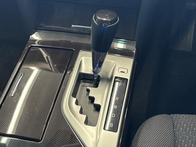 カムリ ハイブリッド　Ｇパッケージ　（禁煙車）（純正ＳＤナビ）（クルコン）（ＨＩＤヘッドライト）（スマートキー）（パワーシート）（フルセグ）（ビルトインＥＴＣ）（Ｂｌｕｅｔｏｏｔｈオーディオ）（純正１７インチＡＷ）（42枚目）