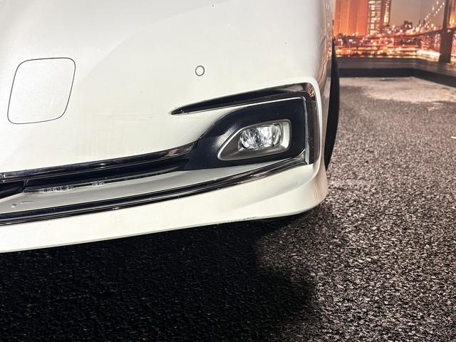 クラウン ロイヤルサルーン　（禁煙車）（後期型）（メーカーＳＤナビ）（バックカメラ）（レーダークルーズ）（クリアランスソナー）（ＬＥＤヘッドライト）（スマートキー）（パワーシート）（ビルトインＥＴＣ）（純正１６インチＡＷ）（26枚目）