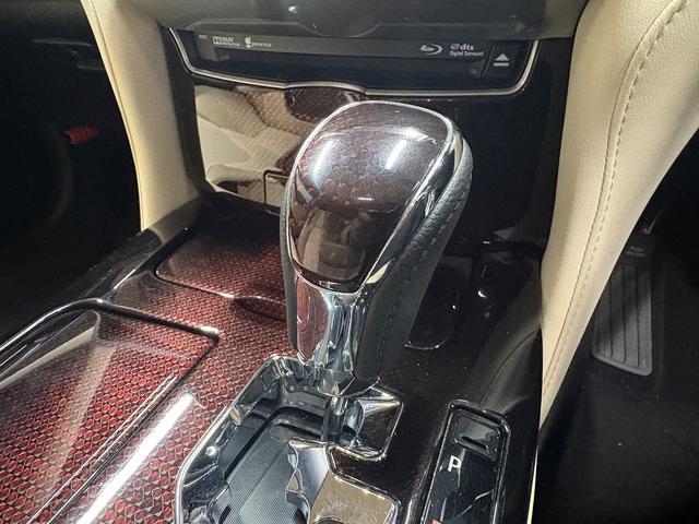 クラウン ロイヤルサルーン　（禁煙車）（後期型）（メーカーＳＤナビ）（バックカメラ）（レーダークルーズ）（クリアランスソナー）（ＬＥＤヘッドライト）（スマートキー）（パワーシート）（ビルトインＥＴＣ）（純正１６インチＡＷ）（48枚目）