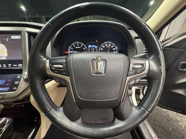 クラウン ロイヤルサルーン　（禁煙車）（後期型）（メーカーＳＤナビ）（バックカメラ）（レーダークルーズ）（クリアランスソナー）（ＬＥＤヘッドライト）（スマートキー）（パワーシート）（ビルトインＥＴＣ）（純正１６インチＡＷ）（49枚目）