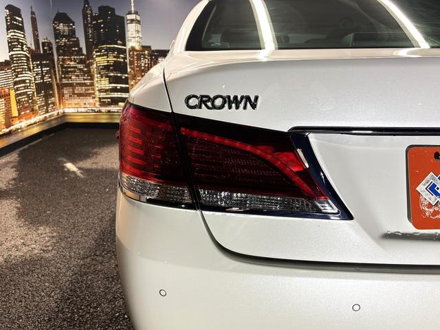 クラウン ロイヤルサルーン　（禁煙車）（後期型）（メーカーＳＤナビ）（バックカメラ）（レーダークルーズ）（クリアランスソナー）（ＬＥＤヘッドライト）（スマートキー）（パワーシート）（ビルトインＥＴＣ）（純正１６インチＡＷ）（60枚目）