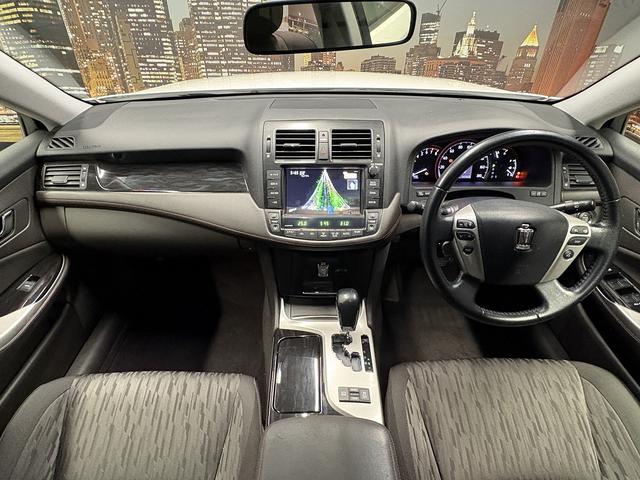 クラウン アスリート　（禁煙車）（後期型）（メーカーナビ）（バックカメラ）（クルコン）（クリアランスソナー）（ＨＩＤヘッドライト）（スマートキー）（パワーシート）（フルセグ）（ビルトインＥＴＣ）（純正１８インチＡＷ）（5枚目）