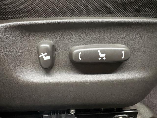 クラウン アスリート　（禁煙車）（後期型）（メーカーナビ）（バックカメラ）（クルコン）（クリアランスソナー）（ＨＩＤヘッドライト）（スマートキー）（パワーシート）（フルセグ）（ビルトインＥＴＣ）（純正１８インチＡＷ）（11枚目）