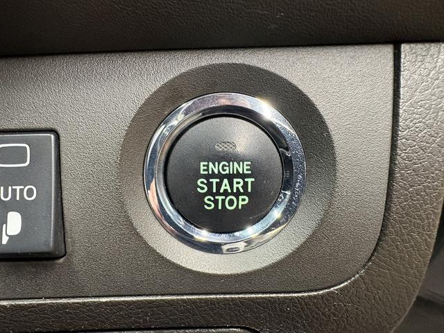 クラウン アスリート　（禁煙車）（後期型）（メーカーナビ）（バックカメラ）（クルコン）（クリアランスソナー）（ＨＩＤヘッドライト）（スマートキー）（パワーシート）（フルセグ）（ビルトインＥＴＣ）（純正１８インチＡＷ）（12枚目）