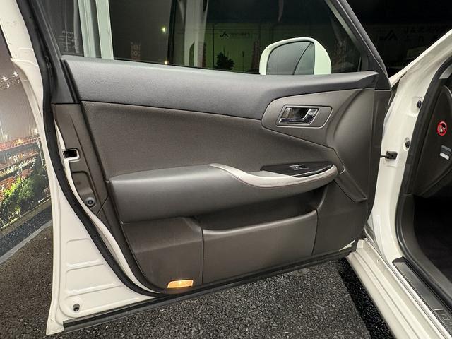 クラウン アスリート　（禁煙車）（後期型）（メーカーナビ）（バックカメラ）（クルコン）（クリアランスソナー）（ＨＩＤヘッドライト）（スマートキー）（パワーシート）（フルセグ）（ビルトインＥＴＣ）（純正１８インチＡＷ）（44枚目）