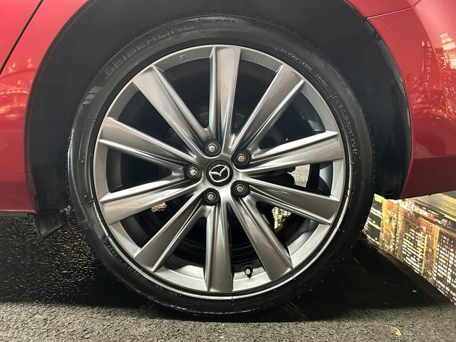 アテンザセダン ＸＤプロアクティブ　後期型（禁煙車）（４ＷＤ）（レーダークルーズコントロール）（純正ＳＤナビ）（クリアランスソナー）（ハーフレザーシート）（シートヒーター）（パワーシート）（ステアリングヒーター）（純正１９インチＡＷ）（（32枚目）