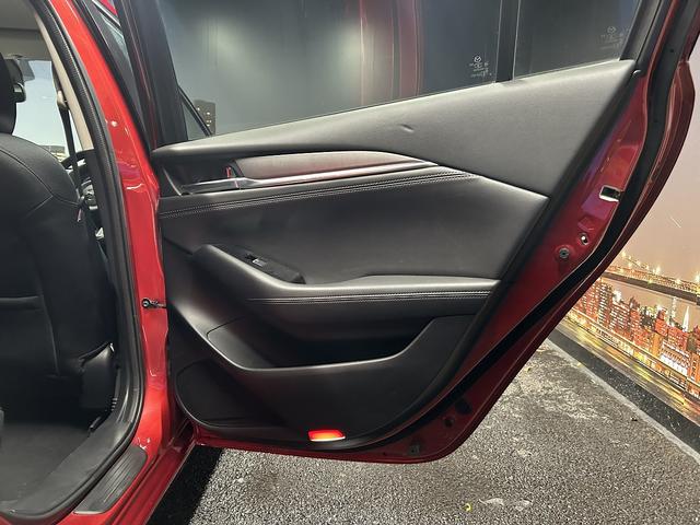 アテンザセダン ＸＤプロアクティブ　後期型（禁煙車）（４ＷＤ）（レーダークルーズコントロール）（純正ＳＤナビ）（クリアランスソナー）（ハーフレザーシート）（シートヒーター）（パワーシート）（ステアリングヒーター）（純正１９インチＡＷ）（（63枚目）