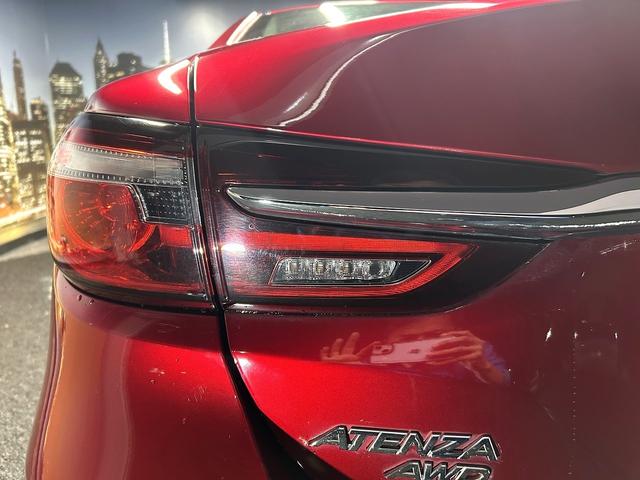 アテンザセダン ＸＤプロアクティブ　後期型（禁煙車）（４ＷＤ）（レーダークルーズコントロール）（純正ＳＤナビ）（クリアランスソナー）（ハーフレザーシート）（シートヒーター）（パワーシート）（ステアリングヒーター）（純正１９インチＡＷ）（（64枚目）