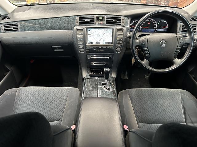 クラウン アスリート　６０ｔｈスペシャルエディション　後期型（サンルーフ）（クルーズコントロール）（メーカーＨＤＤナビ）（パワーシート）（ＨＩＤヘッドライト）（ＥＴＣビルトイン）（純正１８インチＡＷ）（ＭＴモード）（バックカメラ）（フォグライト）（5枚目）