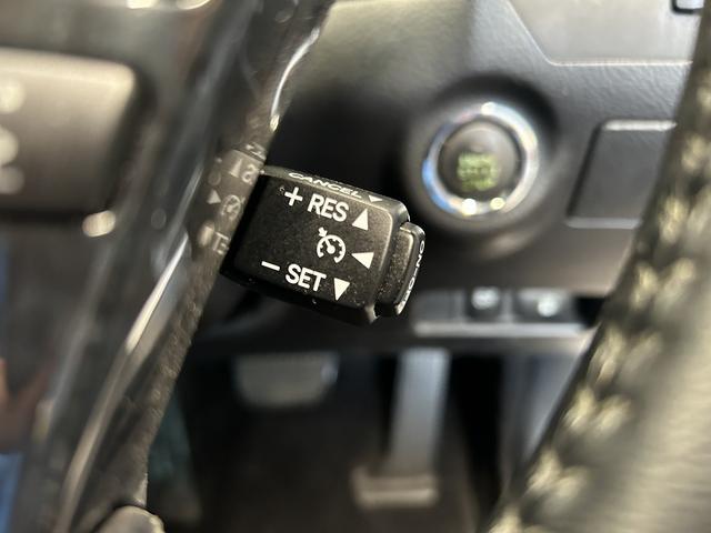 クラウン アスリート　６０ｔｈスペシャルエディション　後期型（サンルーフ）（クルーズコントロール）（メーカーＨＤＤナビ）（パワーシート）（ＨＩＤヘッドライト）（ＥＴＣビルトイン）（純正１８インチＡＷ）（ＭＴモード）（バックカメラ）（フォグライト）（8枚目）