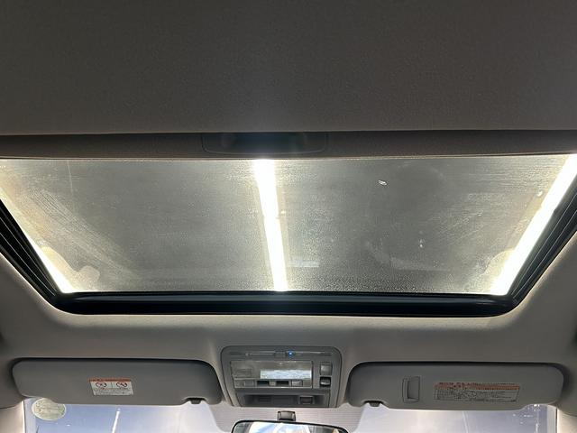 クラウン アスリート　６０ｔｈスペシャルエディション　後期型（サンルーフ）（クルーズコントロール）（メーカーＨＤＤナビ）（パワーシート）（ＨＩＤヘッドライト）（ＥＴＣビルトイン）（純正１８インチＡＷ）（ＭＴモード）（バックカメラ）（フォグライト）（10枚目）