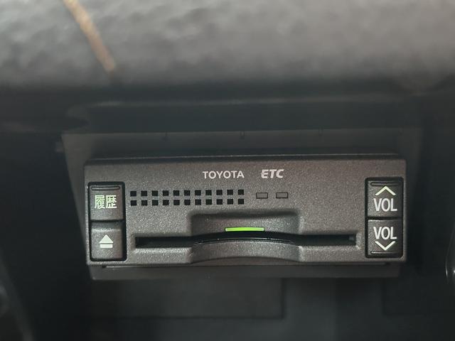 クラウン アスリート　６０ｔｈスペシャルエディション　後期型（サンルーフ）（クルーズコントロール）（メーカーＨＤＤナビ）（パワーシート）（ＨＩＤヘッドライト）（ＥＴＣビルトイン）（純正１８インチＡＷ）（ＭＴモード）（バックカメラ）（フォグライト）（12枚目）