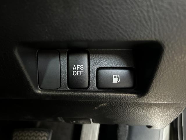 クラウン アスリート　６０ｔｈスペシャルエディション　後期型（サンルーフ）（クルーズコントロール）（メーカーＨＤＤナビ）（パワーシート）（ＨＩＤヘッドライト）（ＥＴＣビルトイン）（純正１８インチＡＷ）（ＭＴモード）（バックカメラ）（フォグライト）（40枚目）