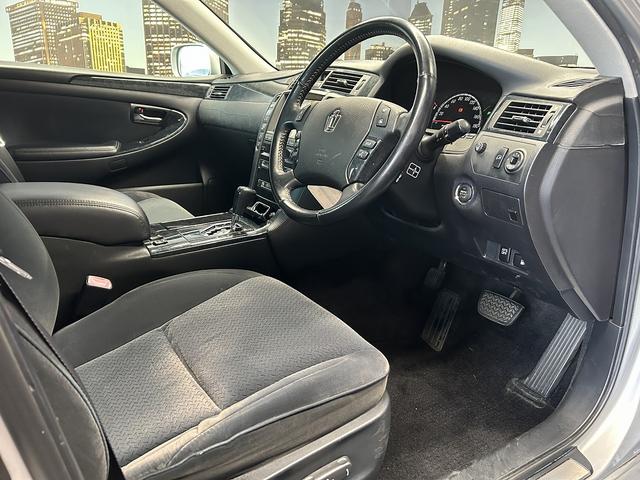 クラウン アスリート　６０ｔｈスペシャルエディション　後期型（サンルーフ）（クルーズコントロール）（メーカーＨＤＤナビ）（パワーシート）（ＨＩＤヘッドライト）（ＥＴＣビルトイン）（純正１８インチＡＷ）（ＭＴモード）（バックカメラ）（フォグライト）（49枚目）